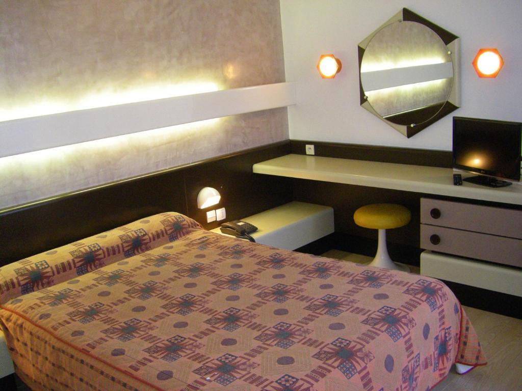 Hotel Urbain V 망드 객실 사진